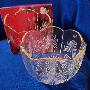 Vintage Mikasa Etched Christmas Tree Bowl With Gold Trim (8" diameter) NWT